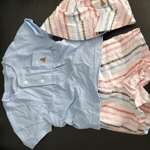 2pc set Gap 12-18 month New..blue top multi color bottom and hat..Boys